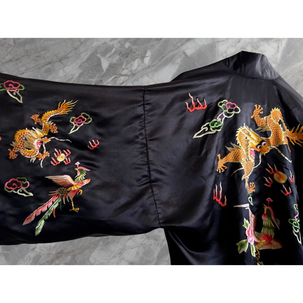Vintage Chinese Black Satin Dragon Phoenix Embroidered Robe 1970s Kimono - Picture 4 of 6